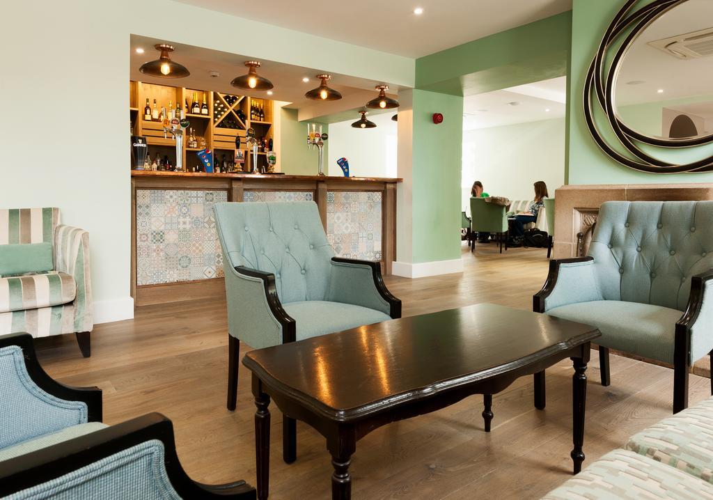 Frensham Pond Country House Hotel & Spa فارنهام المظهر الخارجي الصورة