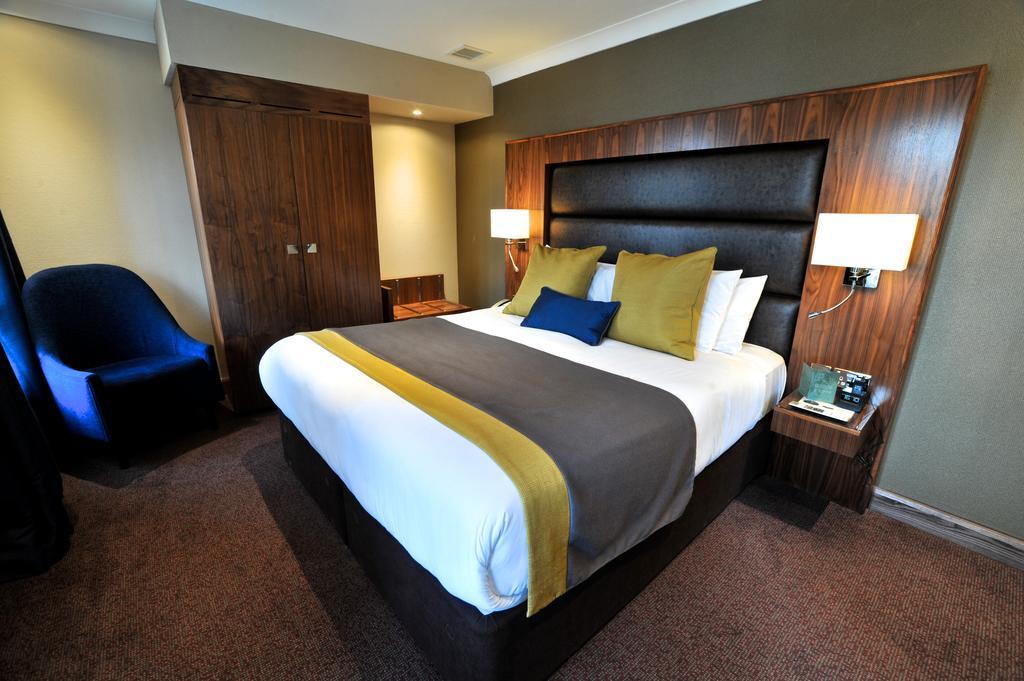 Frensham Pond Country House Hotel & Spa فارنهام المظهر الخارجي الصورة