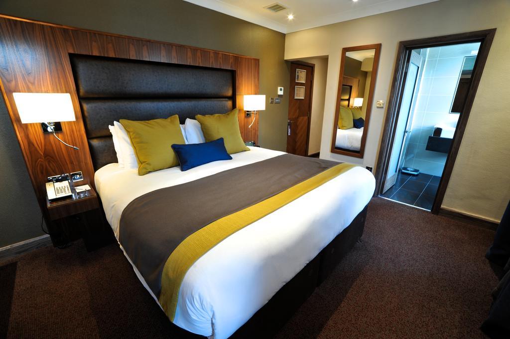 Frensham Pond Country House Hotel & Spa فارنهام المظهر الخارجي الصورة