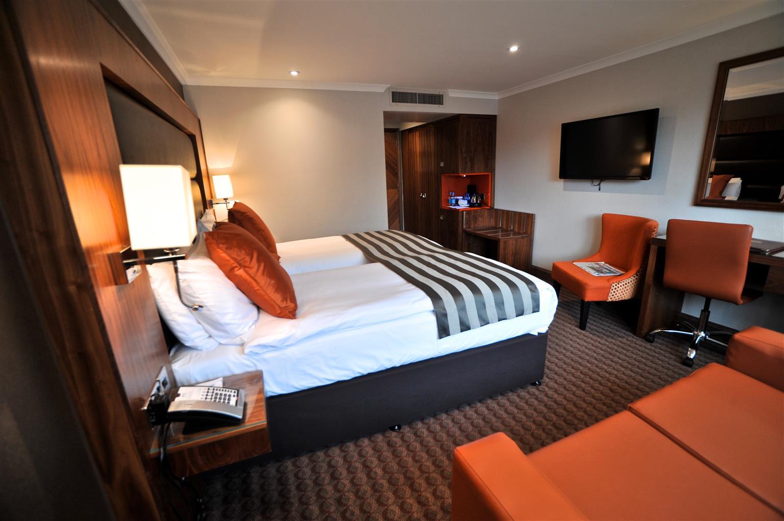 Frensham Pond Country House Hotel & Spa فارنهام المظهر الخارجي الصورة