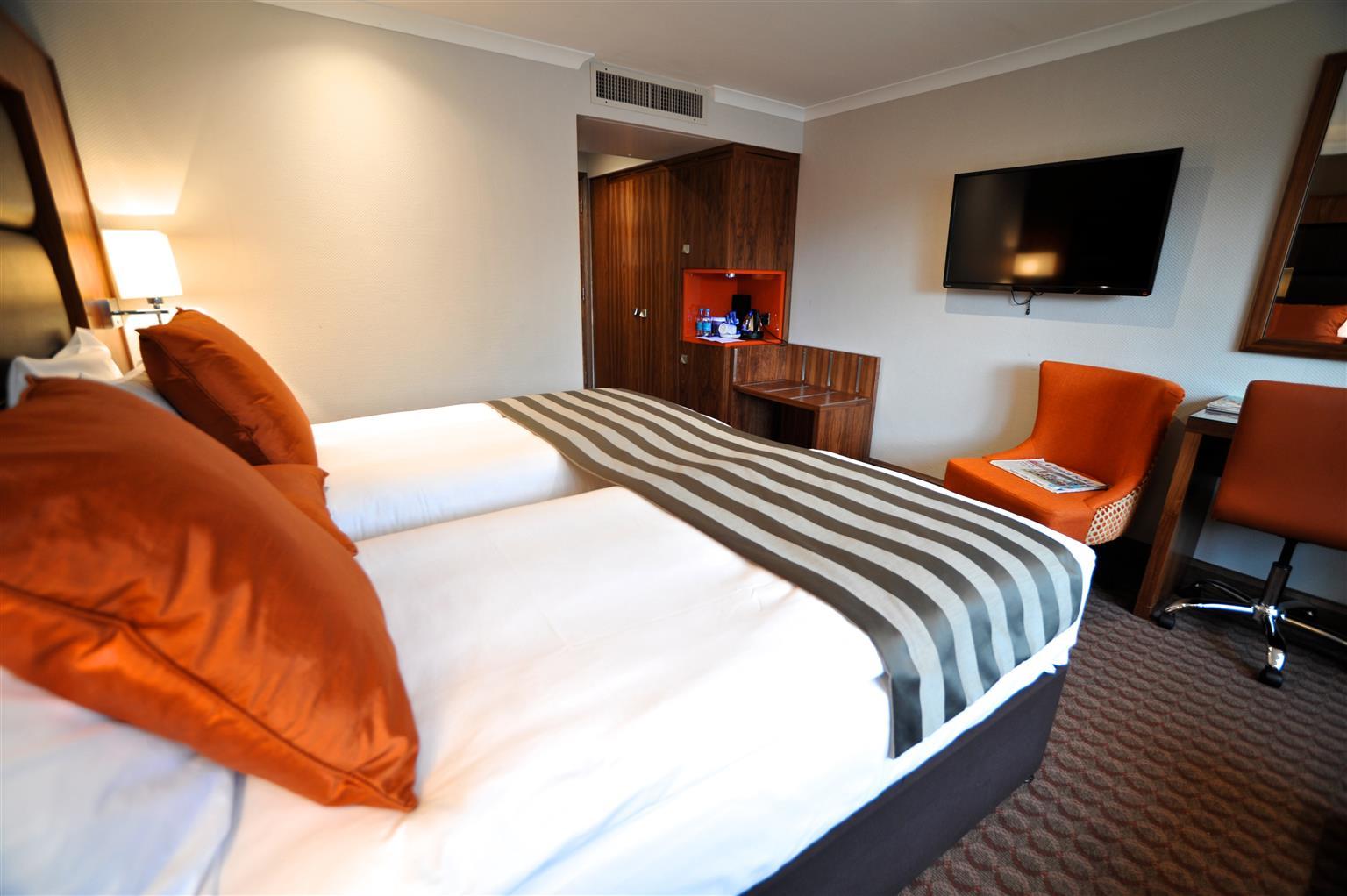 Frensham Pond Country House Hotel & Spa فارنهام المظهر الخارجي الصورة